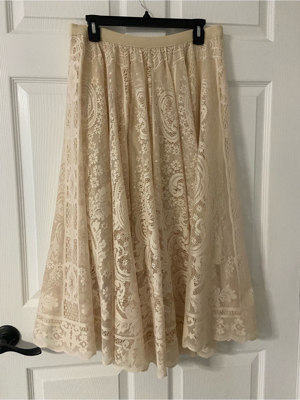 T40a- KYEMI Cream LACE Skater Skirt